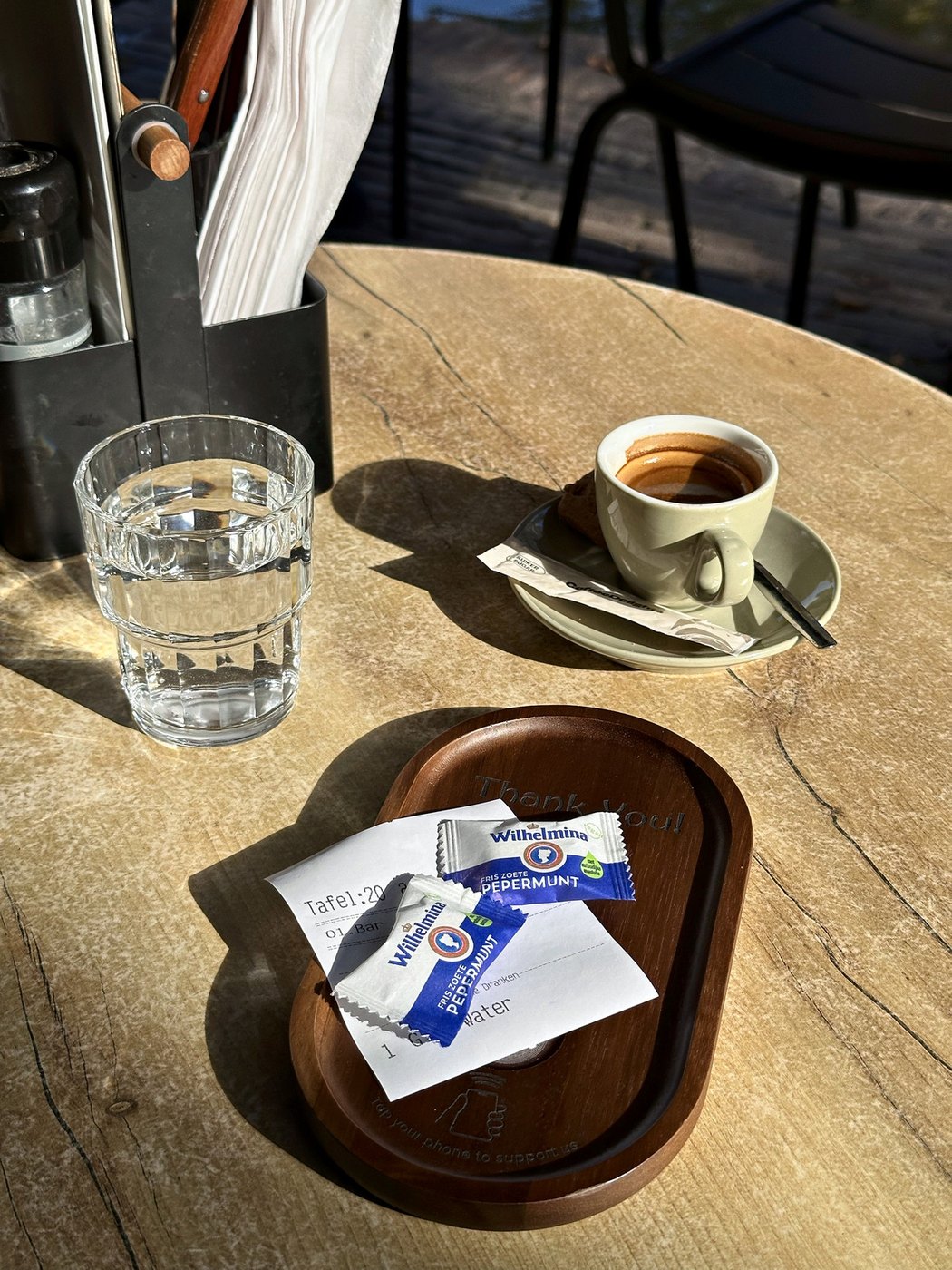 Lunch on the terrace, the bill already on the holder